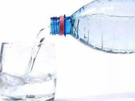 礦泉水進口清關流程是怎樣的？不清楚的看這里